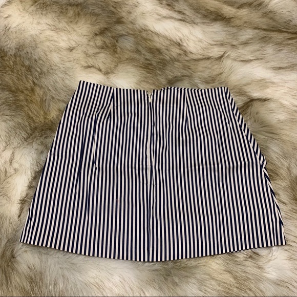 UO Alexa Tie Front Skirt - Picture 5 of 6